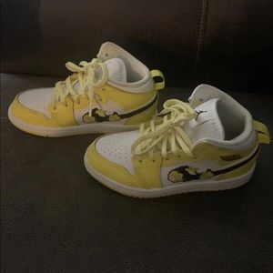 Kids preschool Jordan 1s mid rose patch